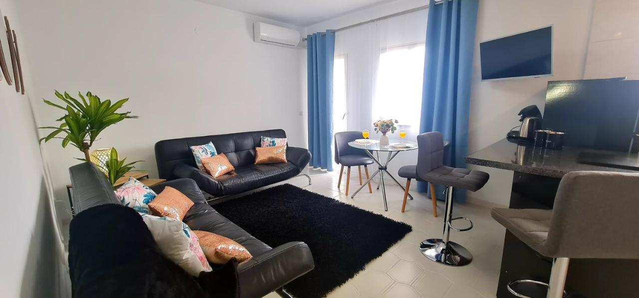 Precioso Apartamento Con Piscinas Y Vistas Al Mar. Benalmadena Bagian luar foto