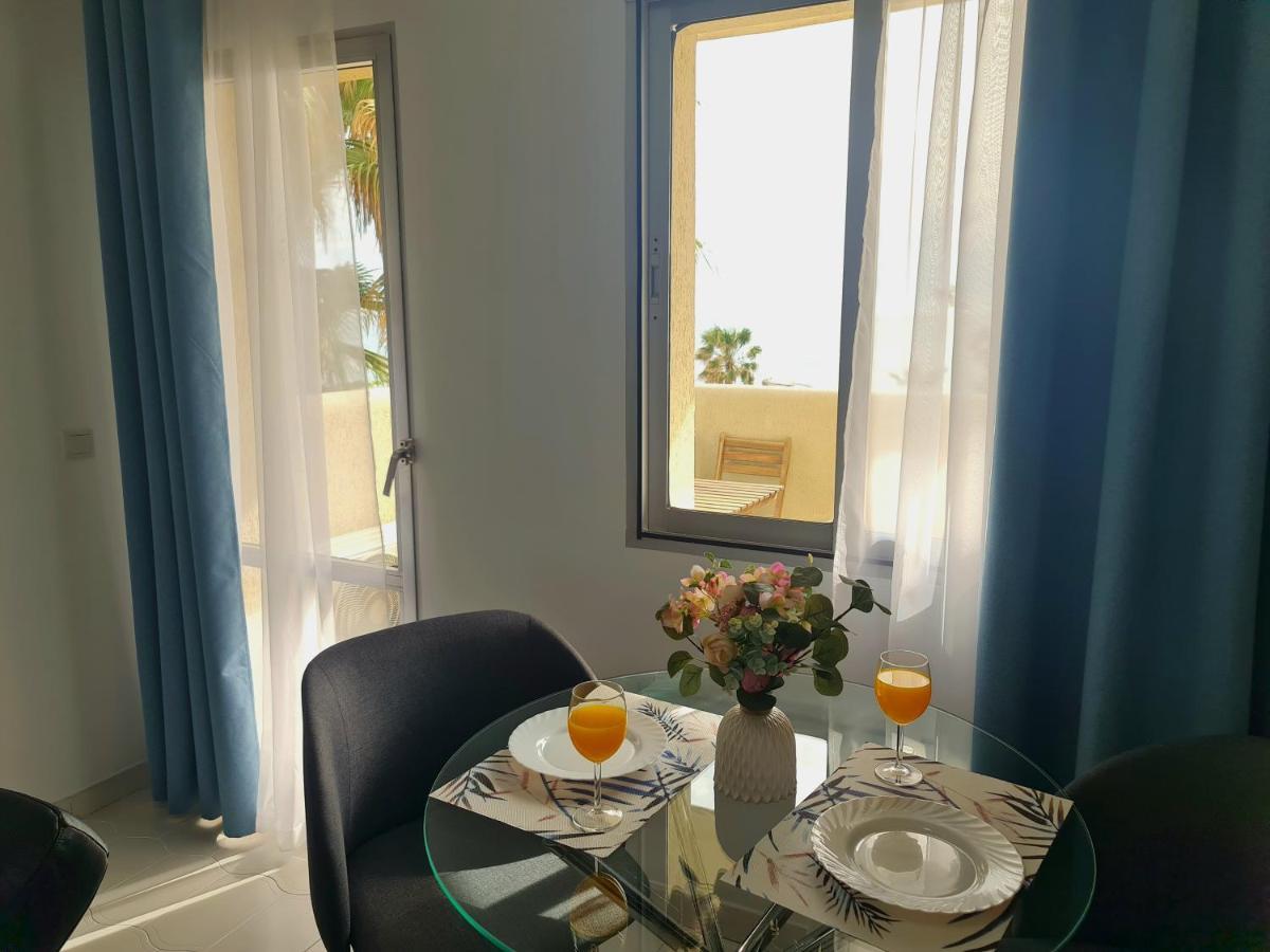 Precioso Apartamento Con Piscinas Y Vistas Al Mar. Benalmadena Bagian luar foto