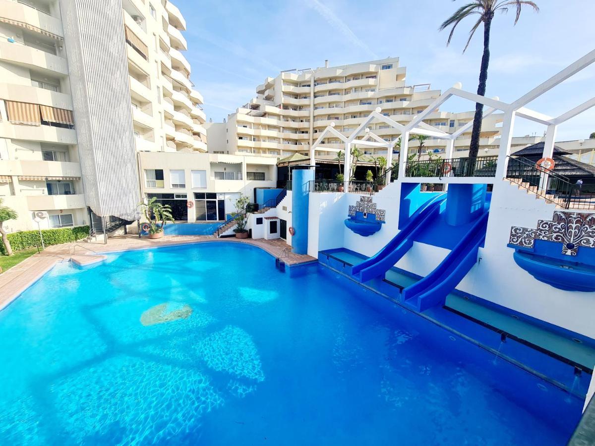 Precioso Apartamento Con Piscinas Y Vistas Al Mar. Benalmadena Bagian luar foto