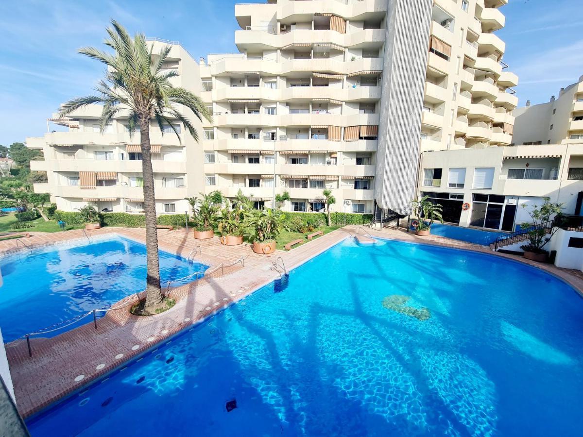 Precioso Apartamento Con Piscinas Y Vistas Al Mar. Benalmadena Bagian luar foto